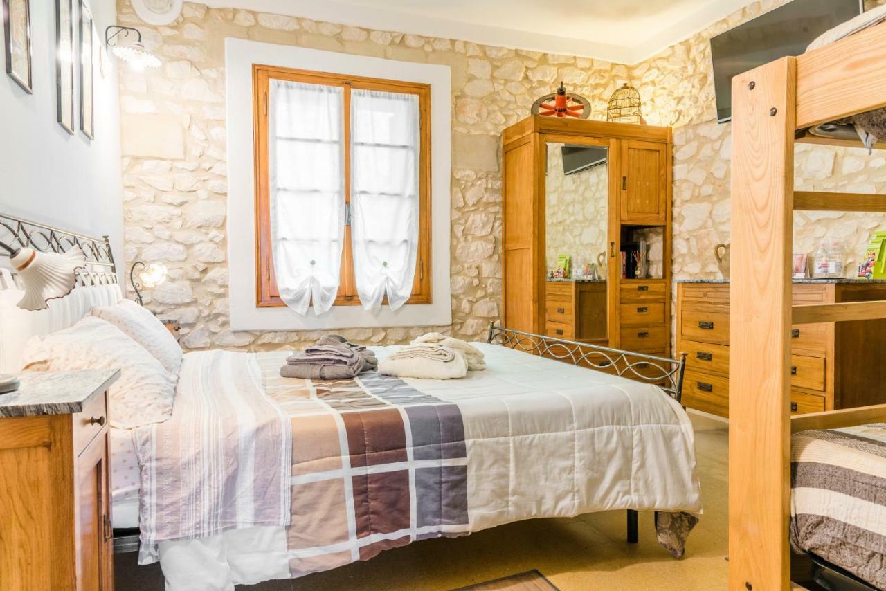 לינה וארוחת בוקר סונה Relais Des Roches מראה חיצוני תמונה