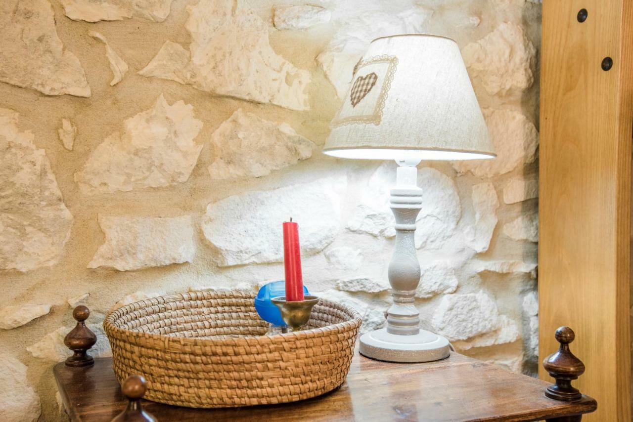 לינה וארוחת בוקר סונה Relais Des Roches מראה חיצוני תמונה