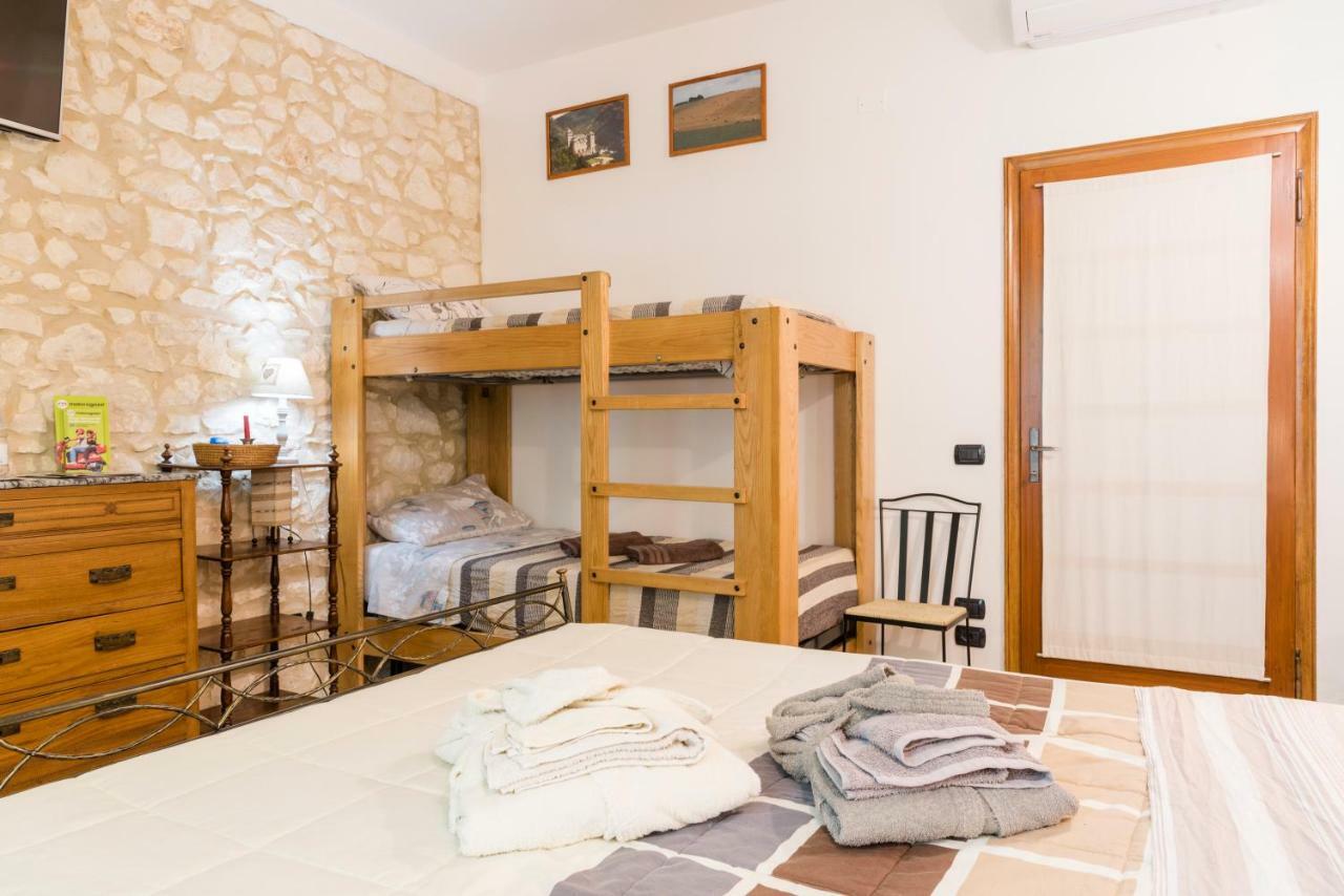 לינה וארוחת בוקר סונה Relais Des Roches מראה חיצוני תמונה