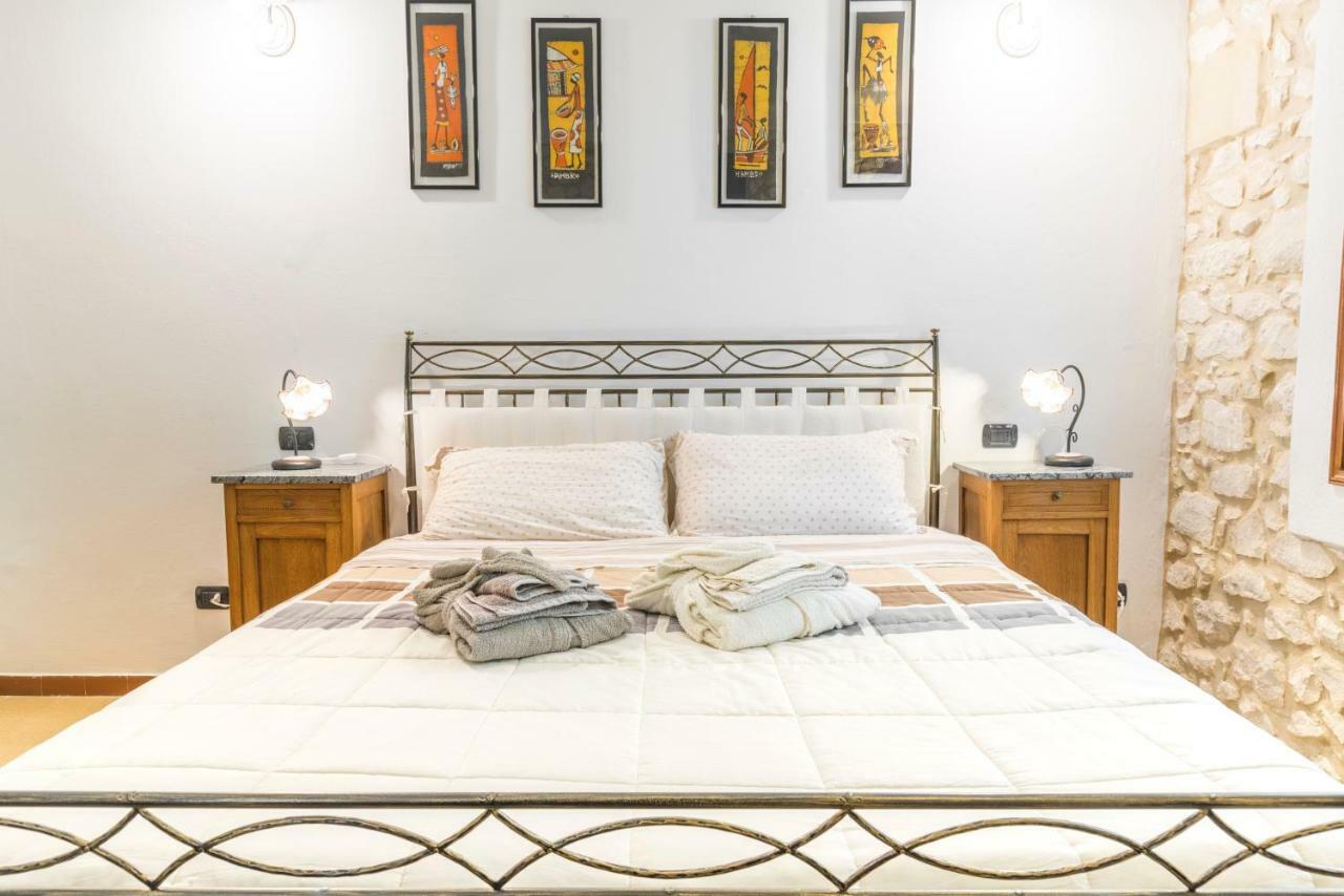 לינה וארוחת בוקר סונה Relais Des Roches מראה חיצוני תמונה